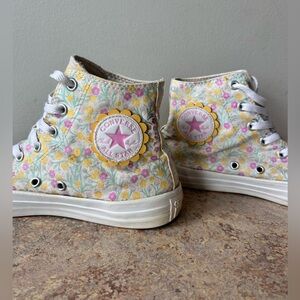 Converse spring pastel floral high tops in size US 5/EU 37.5